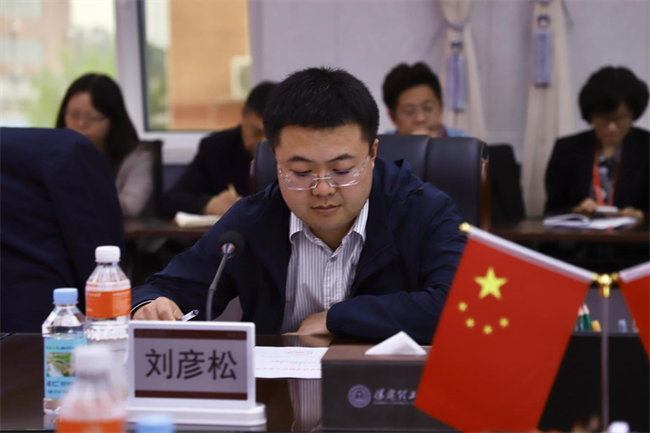 保定理工学院举行党委书记送任大会
