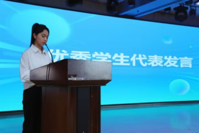 书香浸润校园，阅读赋能评估 ——保定理工学院图书馆举办2025年世界读书月启动仪式
