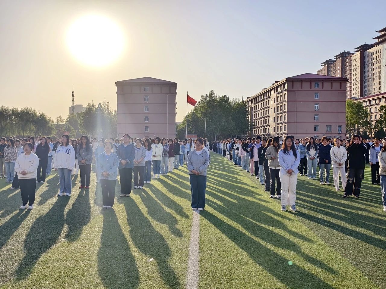 月度之星引前路，榜样之光启新程—四月月度表彰大会