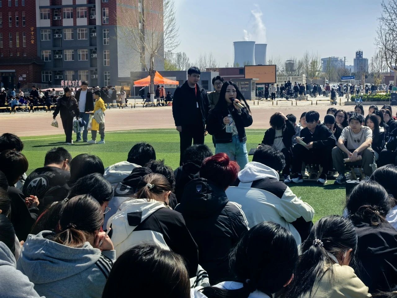 赋能学生成长，引航青春风华