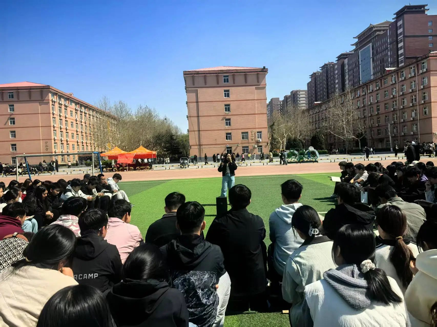 赋能学生成长，引航青春风华