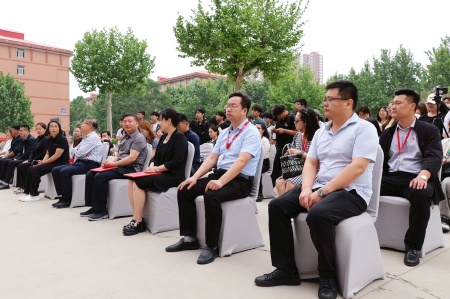 保定理工学院艺术学院2025届毕业设计作品展盛大开幕，校企共赏艺术盛宴
