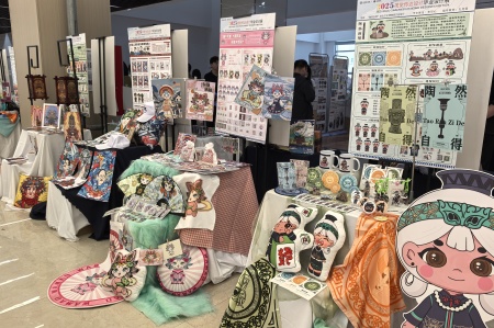 保定理工学院艺术学院2025届毕业设计作品展盛大开幕，校企共赏艺术盛宴