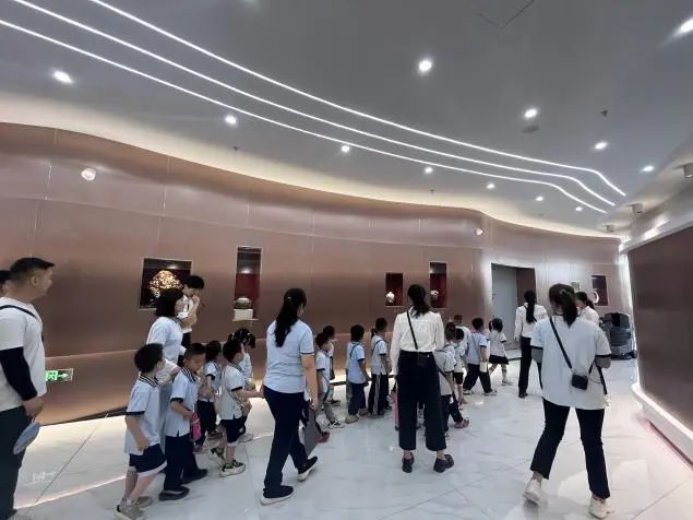 保定理工学院||教育学院||童心探学府，萌趣启新程——史庄实验幼儿园走进保定理工学院参观研学