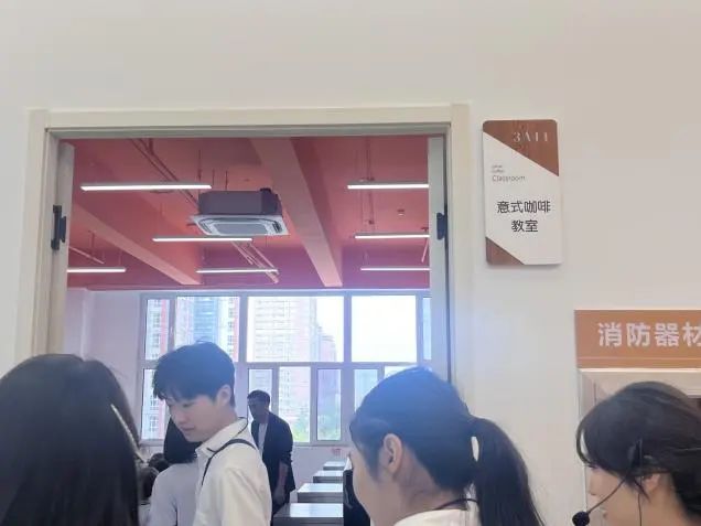 保定理工学院||教育学院||童心探学府，萌趣启新程——史庄实验幼儿园走进保定理工学院参观研学