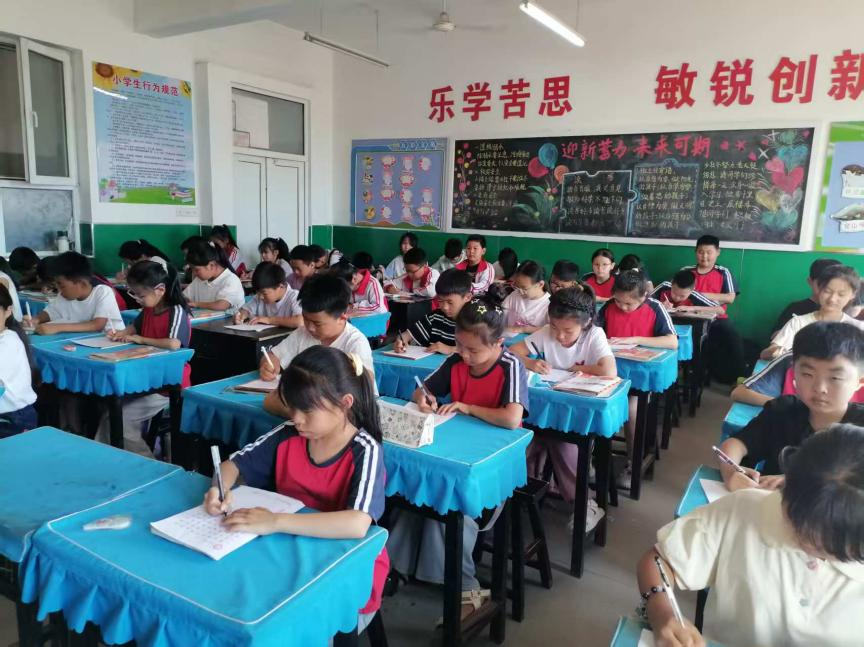 保定理工学院||教育学院||笔端传薪火，实践共成长——教育学院助力清苑区第五小学书法课程圆满收官