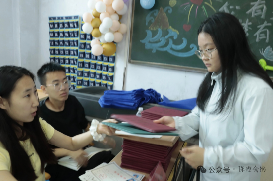 行将致远 暖心护航——保定理工学院“红心向党”党员志愿者服务队为2025届毕业生平安离校保驾护航