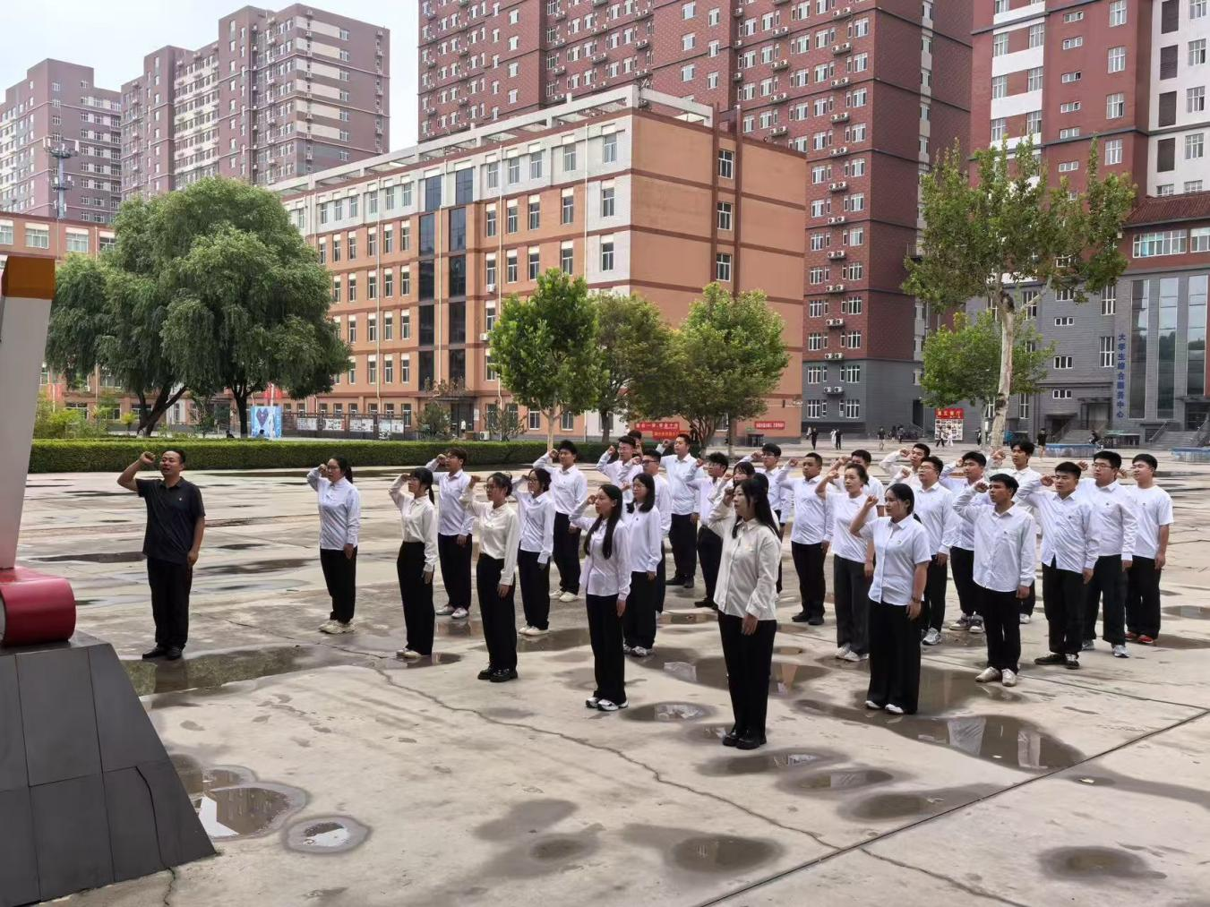 誓守初心|保定理工学院|管理学院|重温誓词守本色，勇担使命赴远方