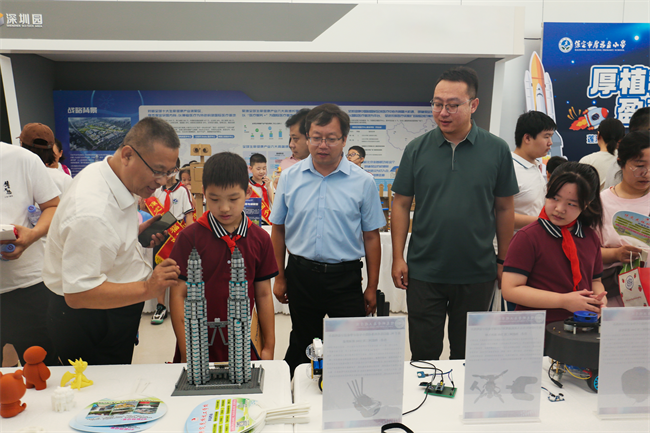 保定理工学院受邀参加 莲池区第二届中小学生科技节暨航空航天展