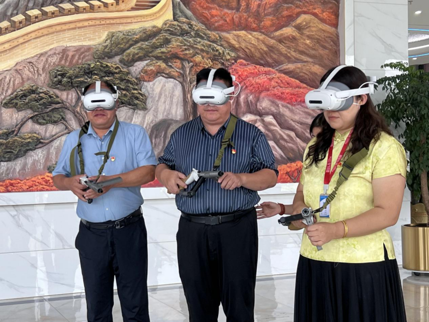 保定理工学院教育学院开展“VR 重走长征路”活动：科技赋能红色教育沉浸式体验让长征精神直抵人心