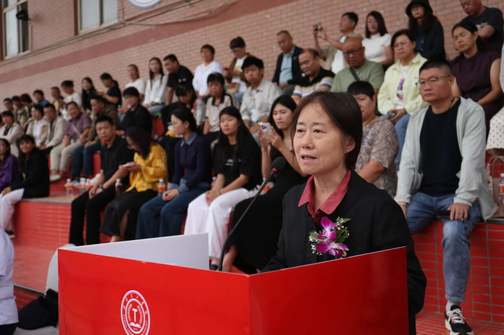 青春逐梦 强国有我——保定理工学院2025级新生开学典礼暨军训结营式盛大举行