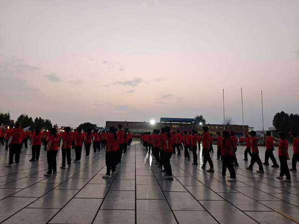 军训实记|保定理工学院|管理学院|以操正姿，以刃励志