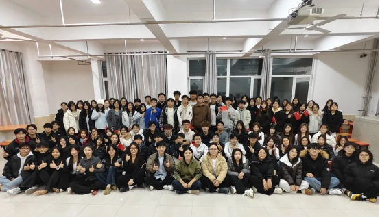 青春逐光踏歌行，红心向党颂华章——会计学院“一二·九”大合唱比赛荣膺二等奖