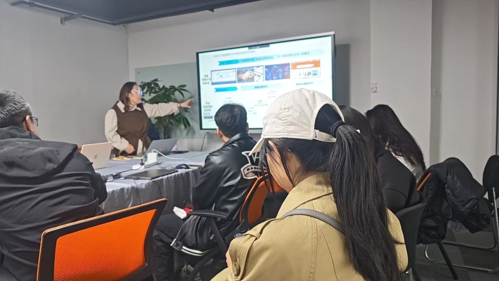 产教融合深推进，校企协同育英才——经济学院与保定赤橙“联合办公”项目有序开展