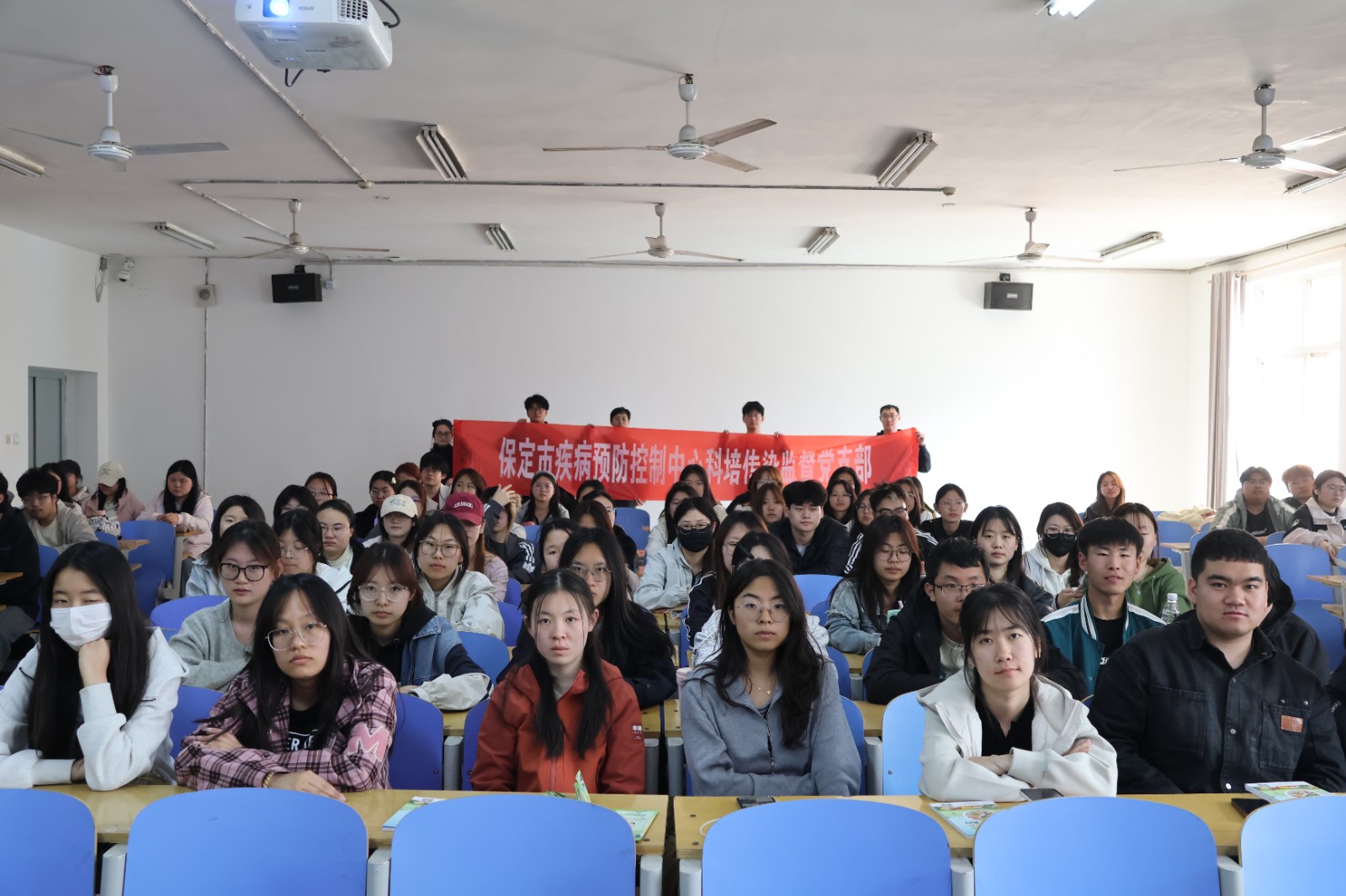 深耕健康科普，守护青春成长——康复医学院开展健康知识专题宣讲活动（第二期）