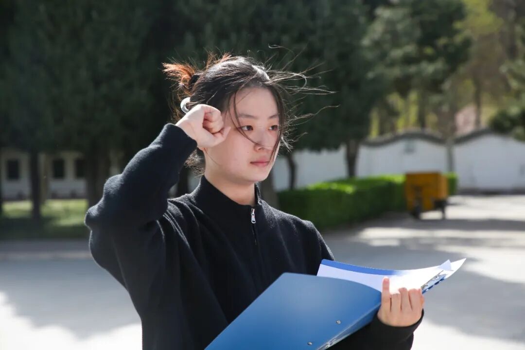 缅怀革命先烈·赓续红色血脉———我校团委开展清明祭扫暨“行走的思政课”爱国主义教育活动