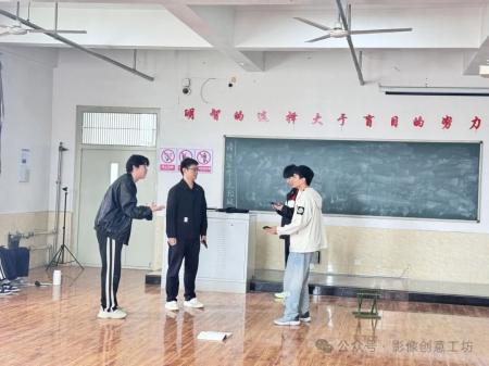 舞台创作“梦工厂”：《舞台剧创作实践》精彩演绎