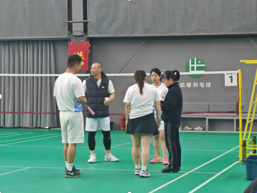 我校代表队在河北省第二届民办高校教职工羽毛球比赛中斩获佳绩