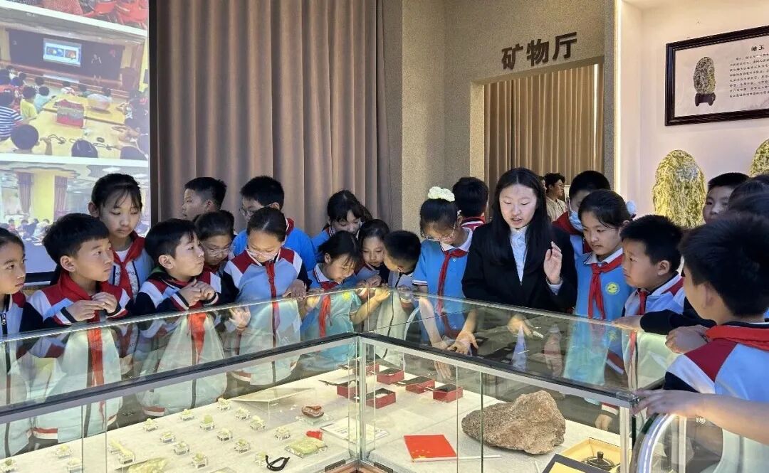 世界地球日｜保定理工学院开展地质学科普研学公益活动 赋能小学生成长