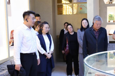 交流互鉴促发展 携手同行谱新篇 ——张家口学院美术学院领导莅临保定理工学院艺术学院参观交流