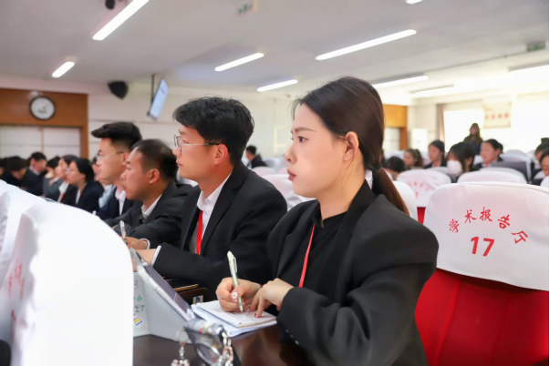 强基赋能 提质增效 —— 我校召开 2026 年春季学期第七周学生工作专题培训会