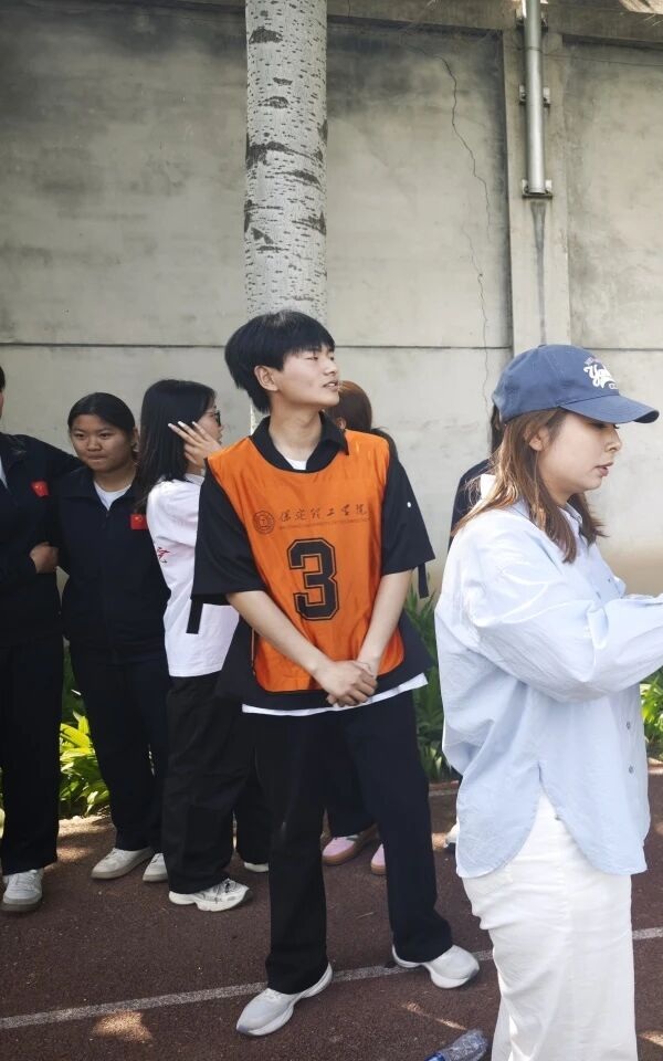 思政引领铸魂 体验赋能育人|保定理工学院管理学院开展体验式拓展实践活动