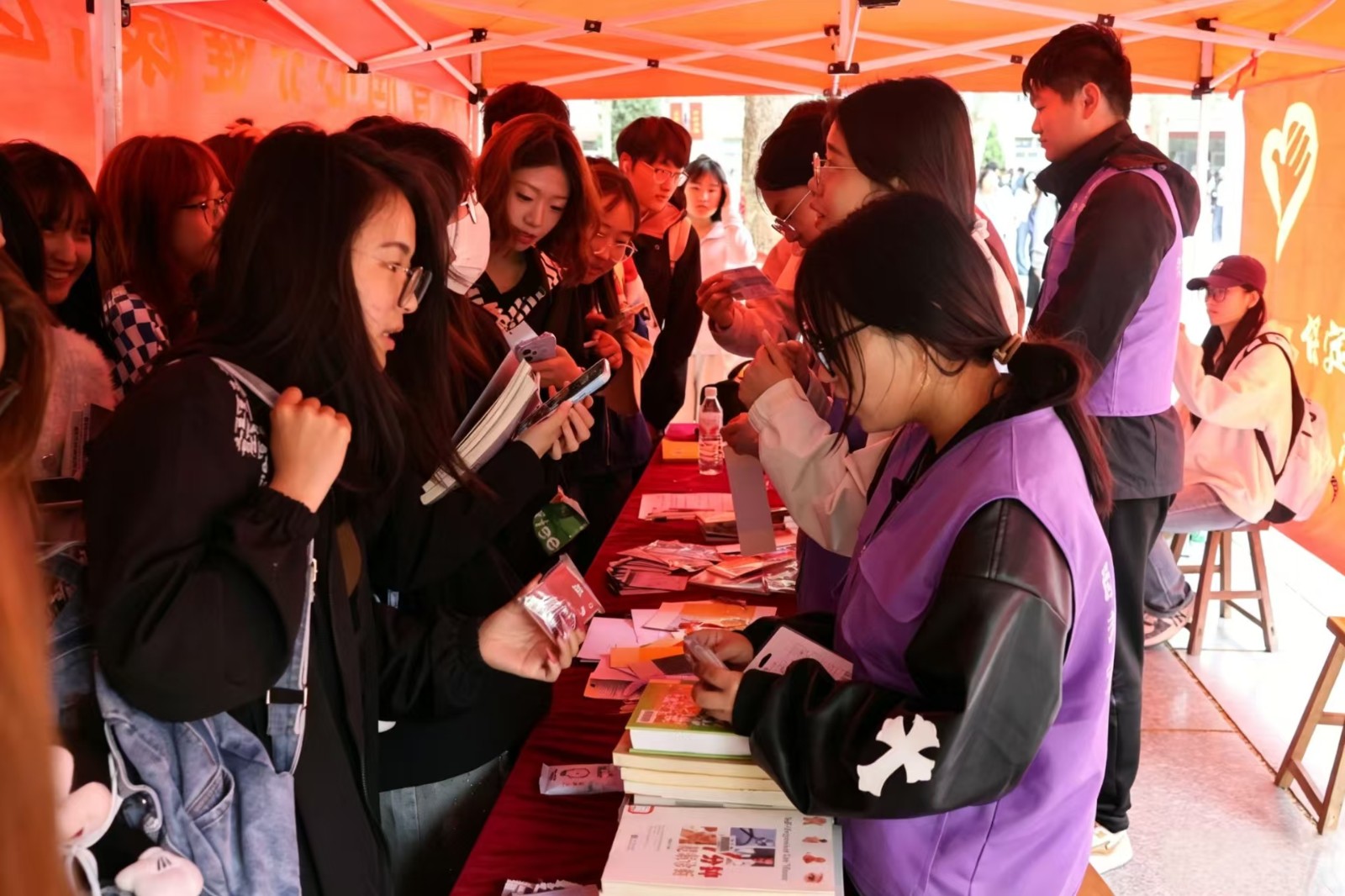 书香润心伴成长，阅读增识向未来——经济学院世界读书日主题活动圆满落幕