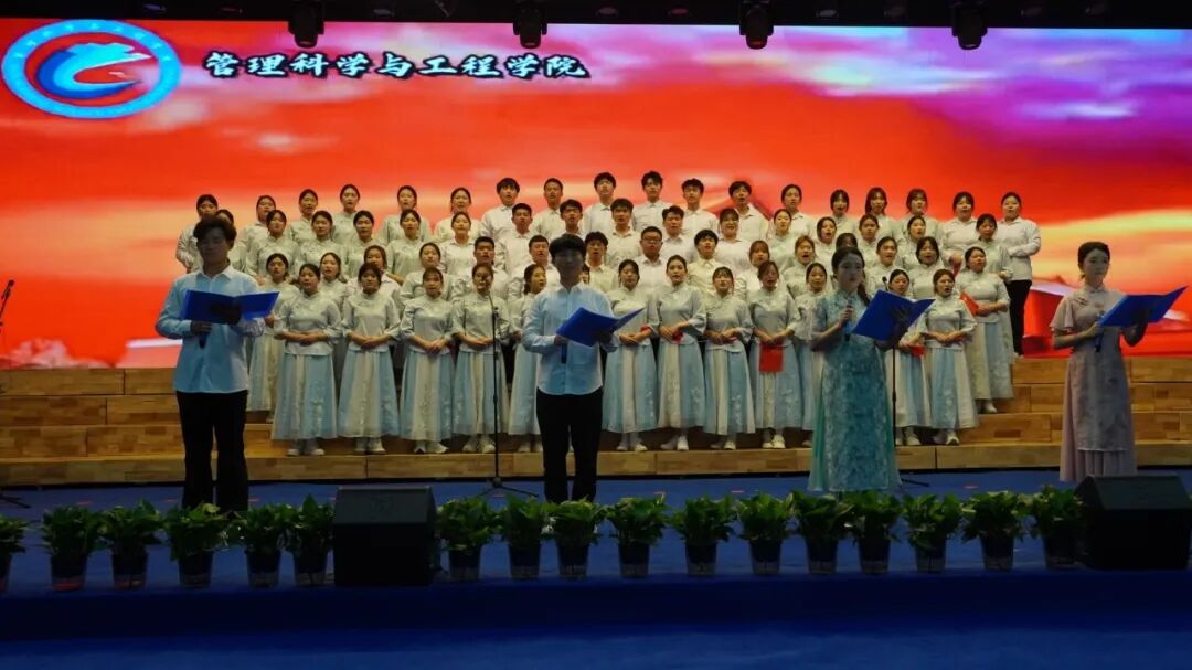 五四薪火传 青春赴新程｜保定理工学院举办纪念五四运动107周年表彰暨朗诵大会