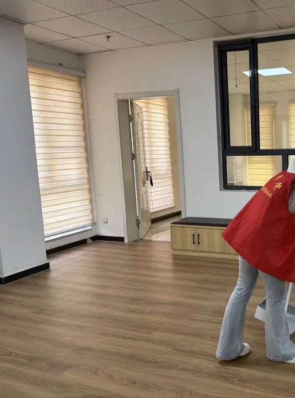 党员亮身份 服务暖人心|保定理工学院管理学院开展社区公益志愿服务活动