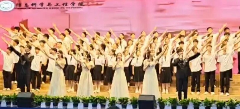 五四薪火传，青春赴新程——保定理工学院信息科学与工程学院五四主题朗诵暨表彰大会圆满落幕
