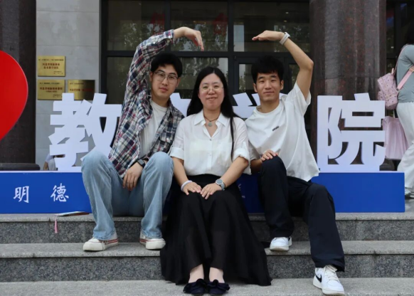 【教育学院·毕业季】盛夏骊歌起，扬帆赴新程教育学院以满满仪式感，温情送别2026届毕业生