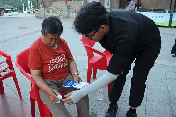 红医践志赴乡土,红心筑梦续华章——康复医学院赴顾家台村开展三下乡暑期志愿服务活动