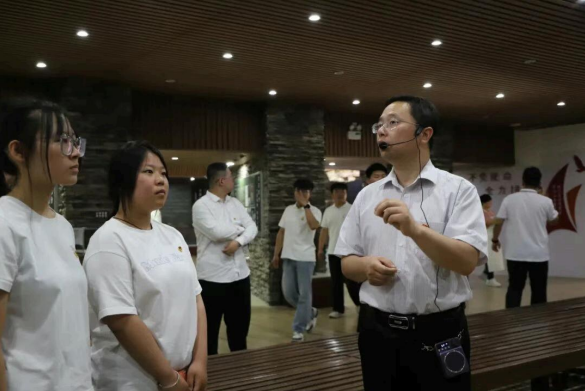 传承红色基因 深耕思政教育——保定理工学院赴涞源抗战纪念馆等参观研学开展“太行山上行走的思政课”