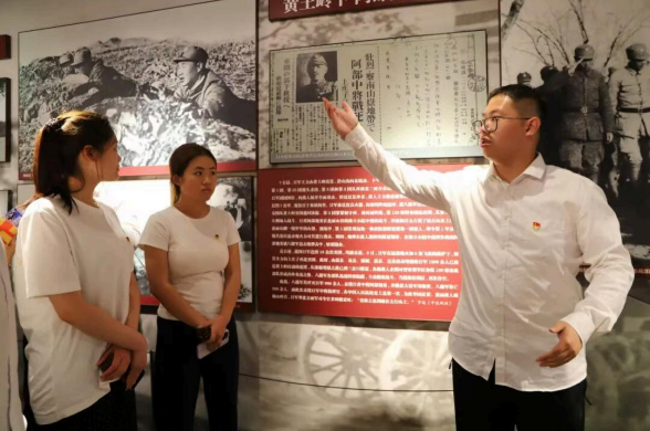 传承红色基因 深耕思政教育——保定理工学院赴涞源抗战纪念馆等参观研学开展“太行山上行走的思政课”