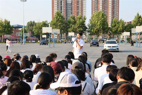 汇聚新生朝气，厚植经院情怀——2026级新生第一次学生大会圆满结束