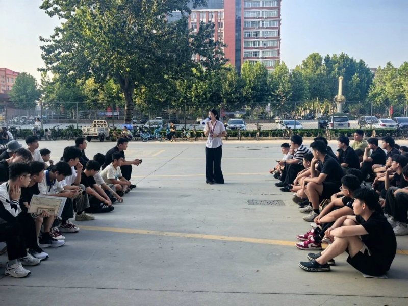 【青春绽放 学苑风采】保定理工学院信息科学与工程学院圆满召开2026级新生见面会