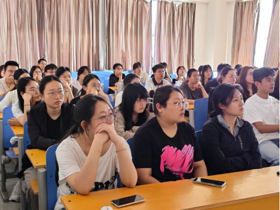 数智赋能，经管启航——会计学院顺利举办数智经管产业学院数智财菁班宣讲会