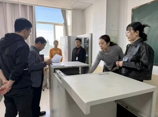 深耕实践育人赋能人才培养——臧卫东副 校长莅临管理科学与工程学院实验教学中 心调研指导工作