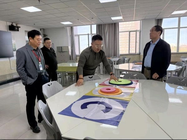 深耕实践育人赋能人才培养——臧卫东副 校长莅临管理科学与工程学院实验教学中 心调研指导工作