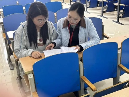 喜报：师生同心，共结硕果——艺术学院学子考研上岸，任课教师义务辅导相伴
