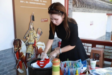 非遗润古城 美育庆华诞｜保定理工学院美育教育中心总督署非遗市集顺利开展