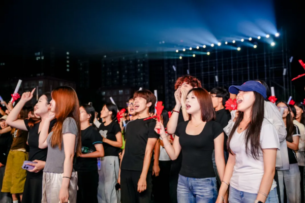 保定理工迎新狂欢夜——全场沸腾!这氛围,夯不夯?