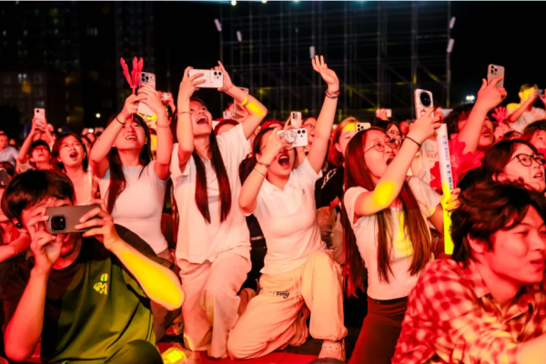保定理工迎新狂欢夜——全场沸腾!这氛围,夯不夯?