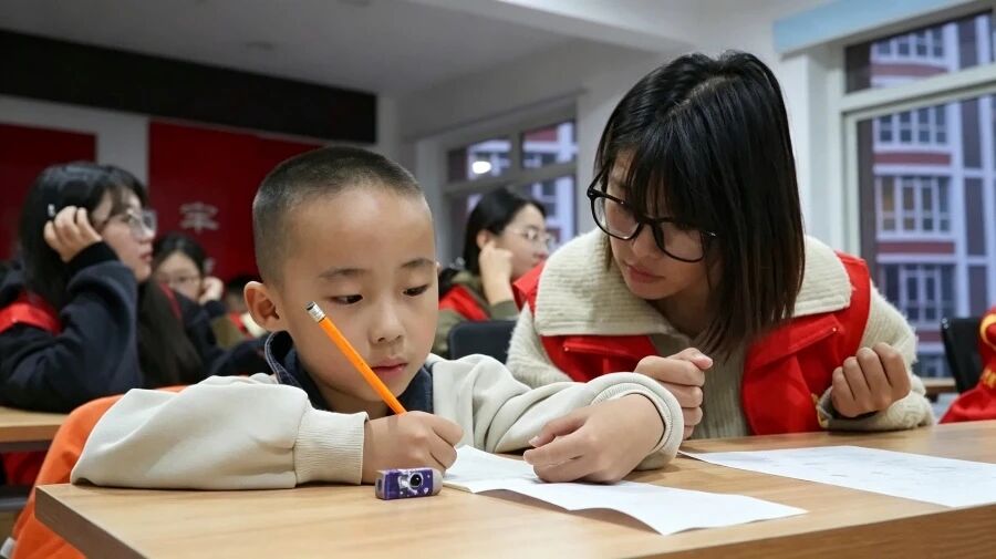 【迎新专辑】保定理工学院校级团学组织巡礼:青年志愿者中心