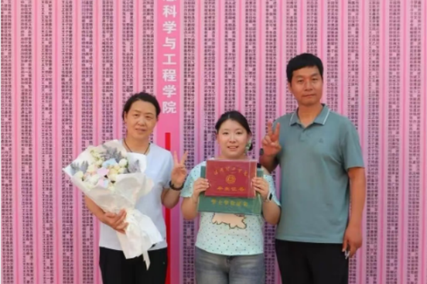 毕业季——打卡现场实录:青春和快门声一起炸场!