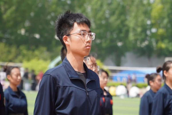 【国旗护卫队】保定理工学院国旗护卫队举行第二十一届接旗暨授臂章仪式