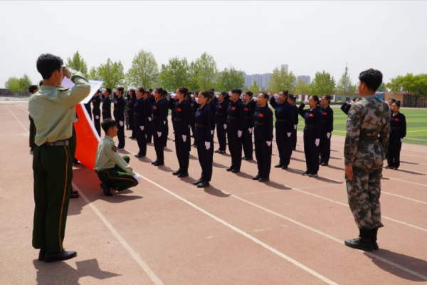 【国旗护卫队】保定理工学院国旗护卫队举行第二十一届接旗暨授臂章仪式
