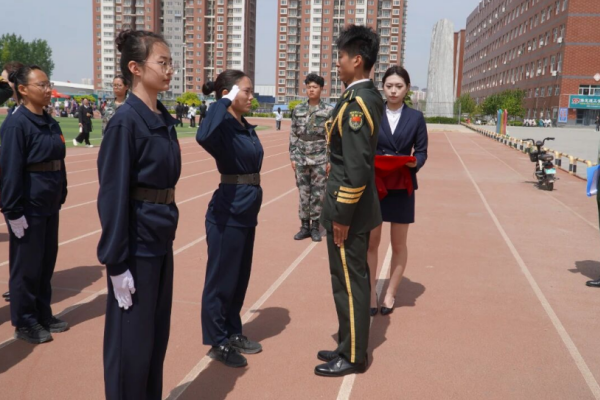 【国旗护卫队】保定理工学院国旗护卫队举行第二十一届接旗暨授臂章仪式