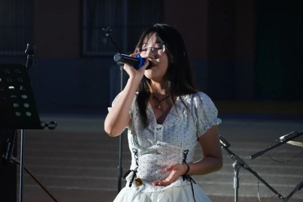 超燃!草地音乐会圆满收官,青春不散场