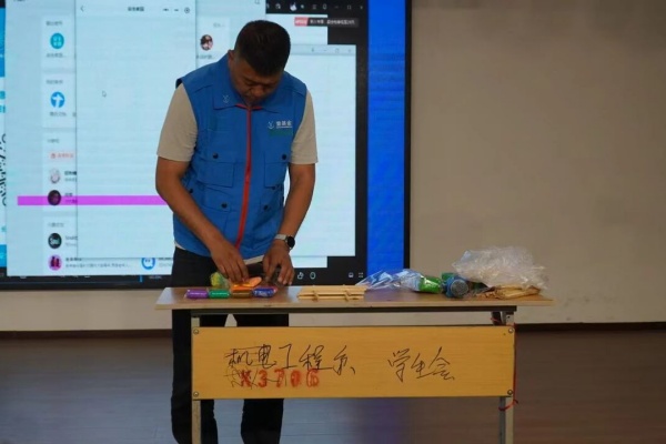 保定理工学院联合红十字会开展灾害个人防护及初期灾害救援专题培训